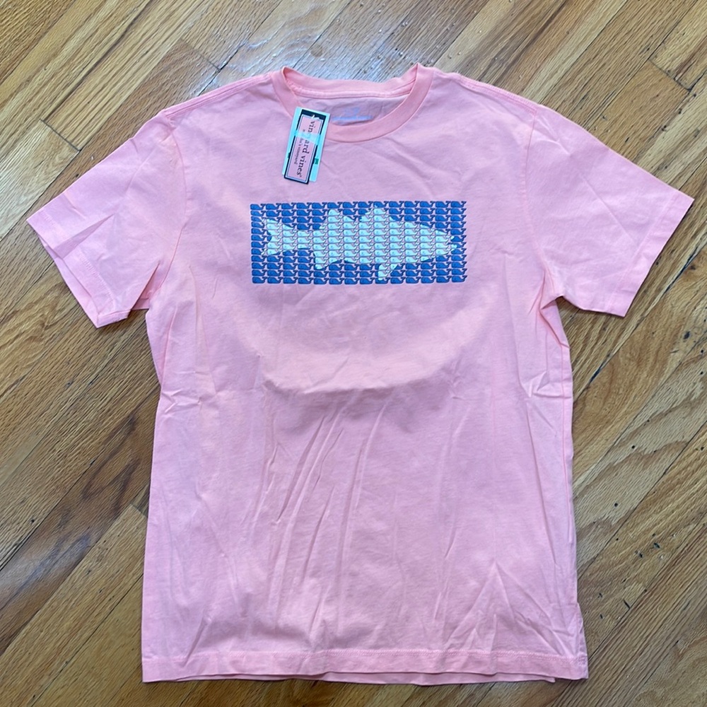 Vineyard Vines Pink whale T-Shirt